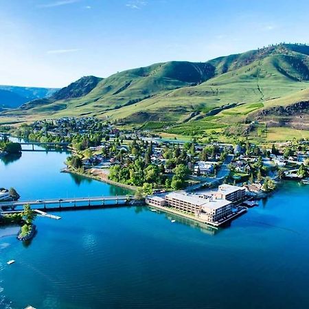 Grandview Lake Chelan- Waterfront View, Pool, Hot Tub, Golf, 1 Min To Downtown Bagian luar foto