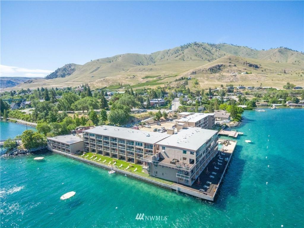 Grandview Lake Chelan- Waterfront View, Pool, Hot Tub, Golf, 1 Min To Downtown Bagian luar foto